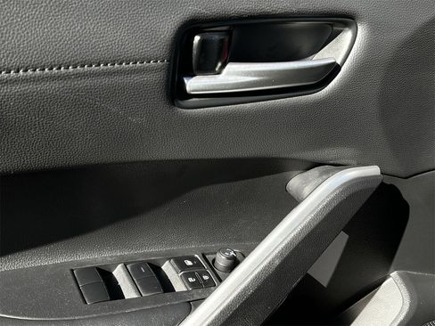 Used 2023 Toyota Corolla Cross AWD Hybrid image 21