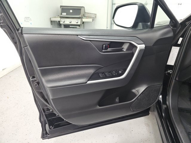 Certified 2025 Toyota RAV4 LE AWD/4WD image 13