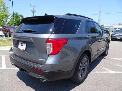 Used 2023 Ford Explorer XLT w/ Equipment Group 202A AWD/4WD image 4