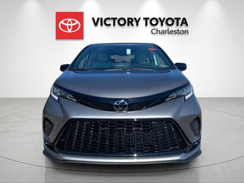 New 2026 Toyota Sienna XSE image 8