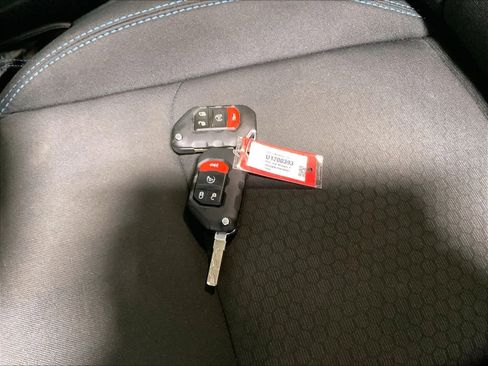 Used 2023 Jeep Wrangler Unlimited Rubicon 4xe w/ Cold Weather Group AWD/4WD image 29