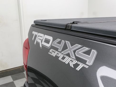 Used 2016 Toyota Tacoma TRD Off-Road image 8