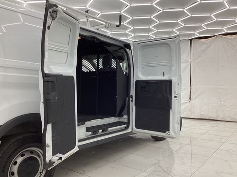 Used 2016 Ford Transit 250 130 Low Roof RWD image 30