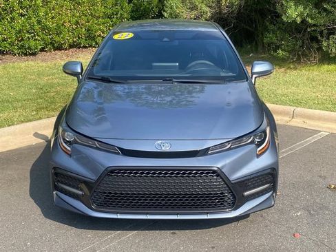 Used 2022 Toyota Corolla SE FWD image 2