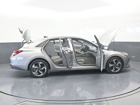 Used 2023 Hyundai Elantra SEL w/ Convenience Package image 73