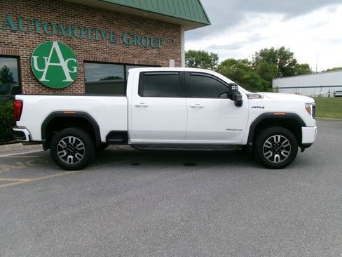 Used 2023 GMC Sierra 2500 AT4 AWD/4WD image 3