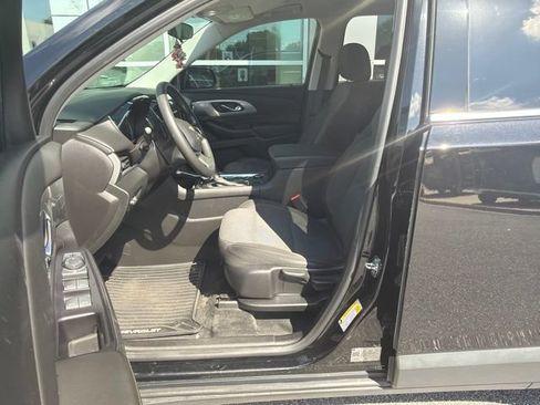 Used 2019 Chevrolet Traverse LS FWD image 3