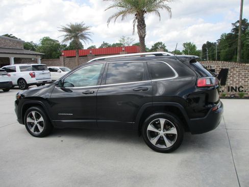 Used 2019 Jeep Cherokee Limited image 18