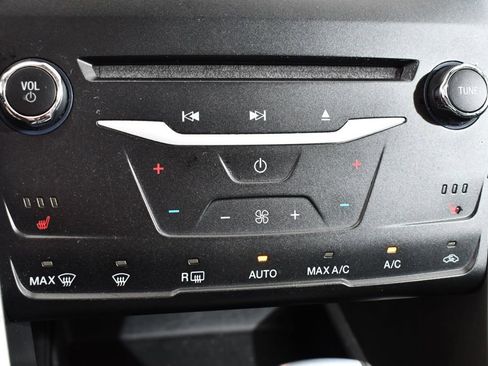 Used 2014 Ford Fusion SE w/ Equipment Group 202A FWD image 28