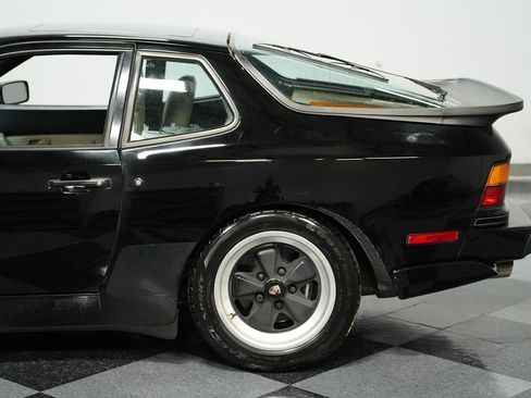 Used 1986 Porsche 944 Turbo image 22