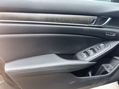 Used 2021 Honda Accord EX-L image 5