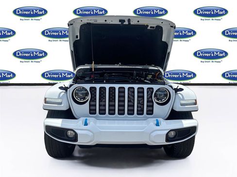 Used 2022 Jeep Wrangler Unlimited Sahara AWD/4WD image 33