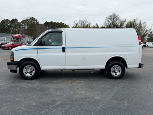 Used 2020 Chevrolet Express 2500 w/ Driver Convenience Package image 10