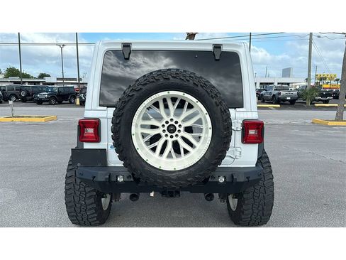 Used 2021 Jeep Wrangler Unlimited Sahara AWD/4WD image 5