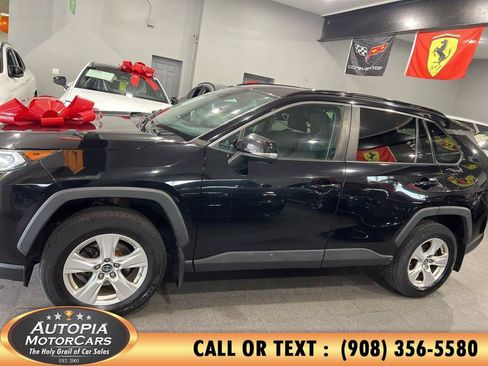 Used 2019 Toyota RAV4 XLE w/ Convenience Package AWD/4WD image 2
