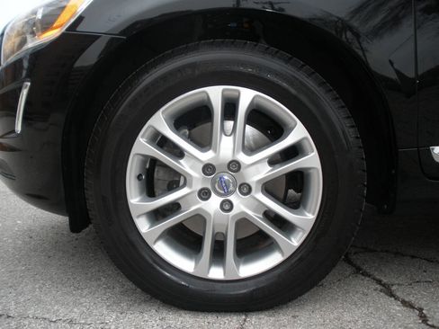 Used 2016 Volvo XC60 T5 Premier image 36