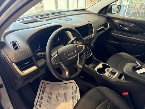 Used 2024 GMC Terrain Denali w/ Denali Premium Package AWD/4WD image 10