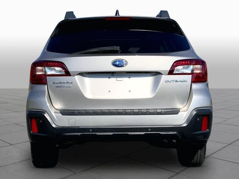 Used 2018 Subaru Outback 2.5i Limited AWD/4WD image 5