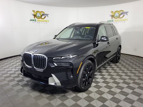 Certified 2024 BMW X7 xDrive40i w/ Premium Package AWD/4WD image 3