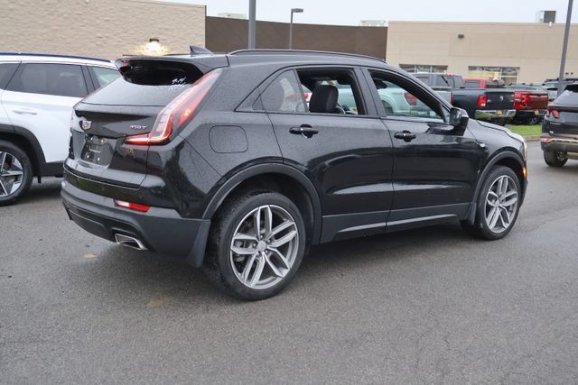 Used 2022 Cadillac XT4 Sport w/ Enhanced Visibility Package AWD/4WD image 6