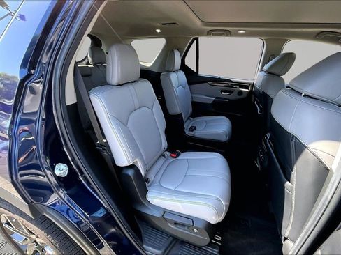 Used 2025 Honda Pilot Touring image 19