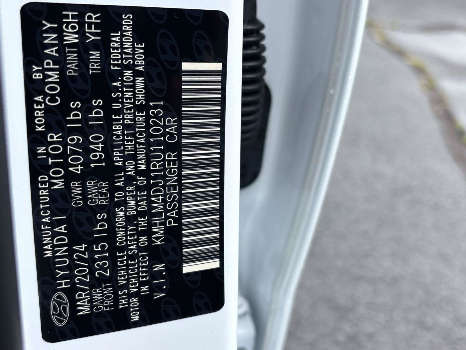 Certified 2024 Hyundai Elantra Blue FWD image 30
