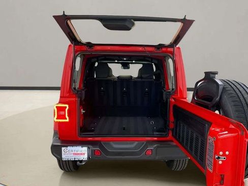 Used 2025 Jeep Wrangler Unlimited Sahara w/ Safety Group AWD/4WD image 45
