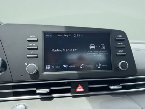 New 2026 Hyundai Elantra Hybrid FWD image 24