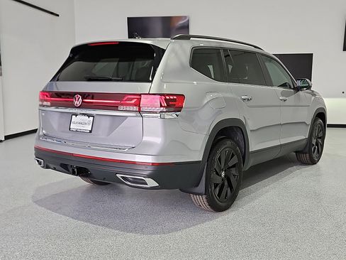 New 2026 Volkswagen Atlas SE FWD image 5