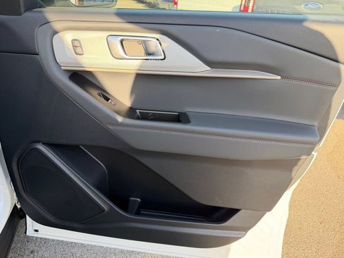 New 2026 Ford Explorer Active w/ Active Comfort Package RWD image 6