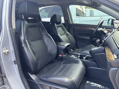 Used 2018 Honda CR-V Touring image 17