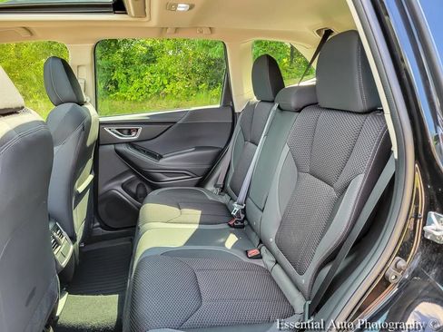 Used 2024 Subaru Forester Premium AWD/4WD image 11