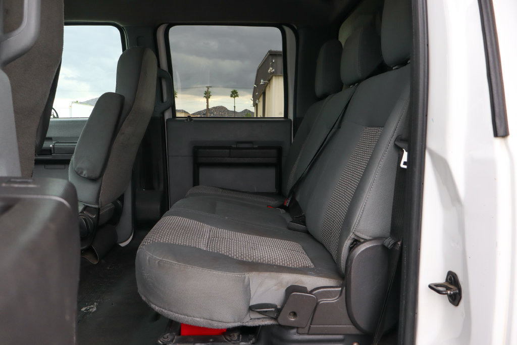 Used 2015 Ford F650 2WD Crew Cab Super Duty image 32