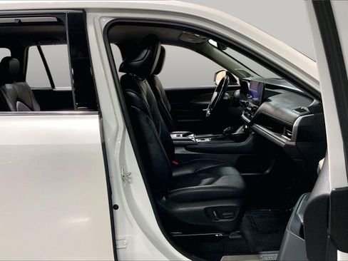 Used 2024 Toyota Grand Highlander AWD image 9