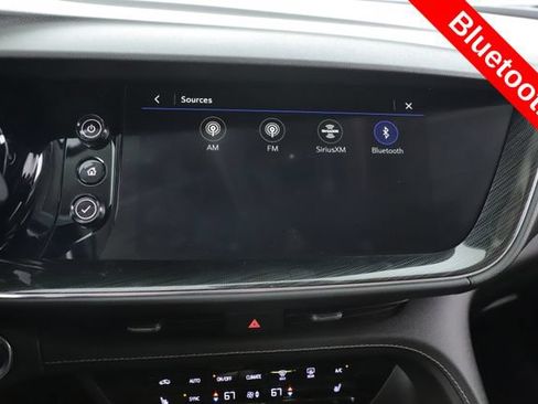 Used 2022 Buick Envision Essence w/ Safety Package FWD image 4
