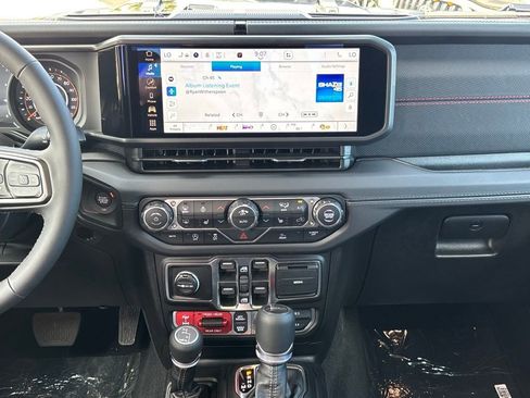 New 2026 Jeep Gladiator Rubicon w/ Steel Power Dome Hood Package AWD/4WD image 11