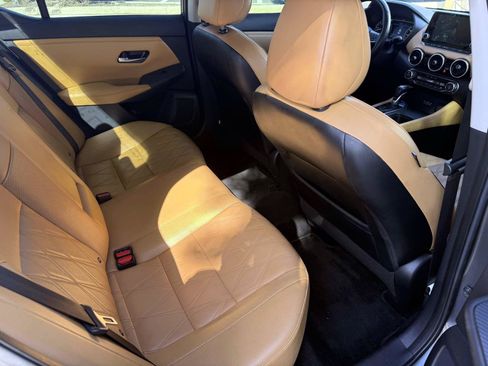 Certified 2022 Nissan Sentra SV w/ SV Premium Package FWD image 13