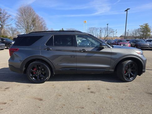 Used 2020 Ford Explorer ST w/ ST Street Pack image 23