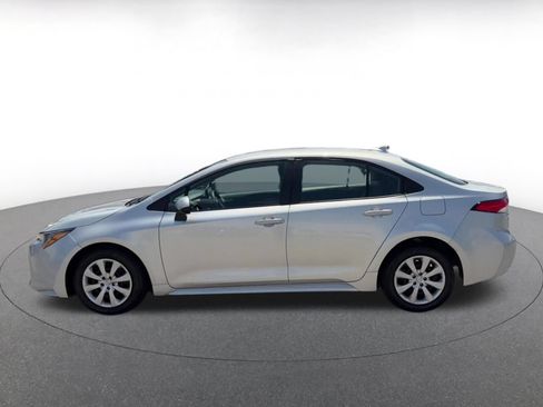 Used 2025 Toyota Corolla LE FWD image 9