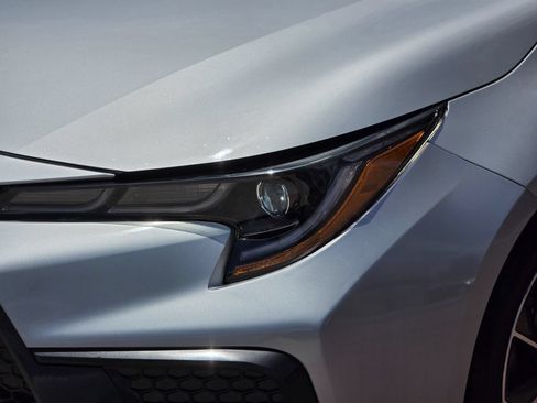 Used 2021 Toyota Corolla SE w/ Carpet Mat Package (TMS) FWD image 6