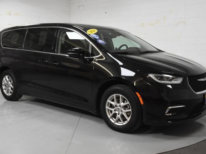 Used 2024 Chrysler Pacifica Touring-L