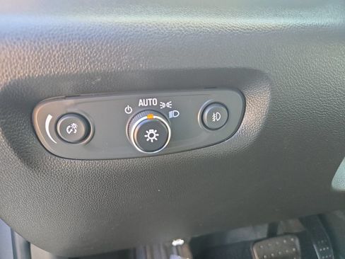 Used 2021 Chevrolet Traverse LT w/ LPO, Floor Liner Package AWD/4WD image 18