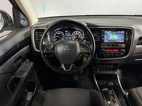 Used 2019 Mitsubishi Outlander SE AWD/4WD image 11