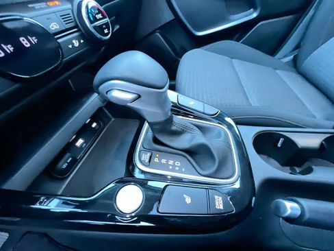 Certified 2024 Kia Soul EX image 20