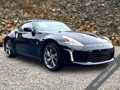 Used 2014 Nissan 370Z Touring w/ Sport Package RWD image 9