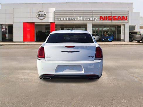Used 2023 Chrysler 300 S image 4