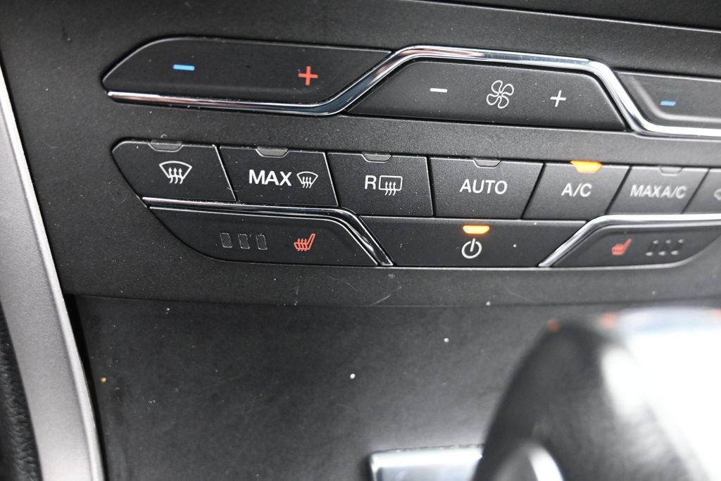 Used 2018 Ford Edge SEL w/ Equipment Group 201A AWD/4WD image 20