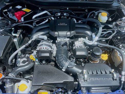 Used 2025 Toyota GR86 Premium w/ ALL Weather Mat Package (TMS) RWD image 28