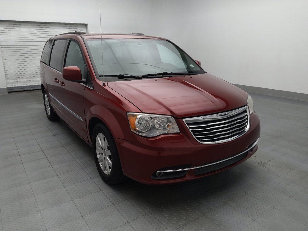 Used 2016 Chrysler Town & Country Touring FWD image 13