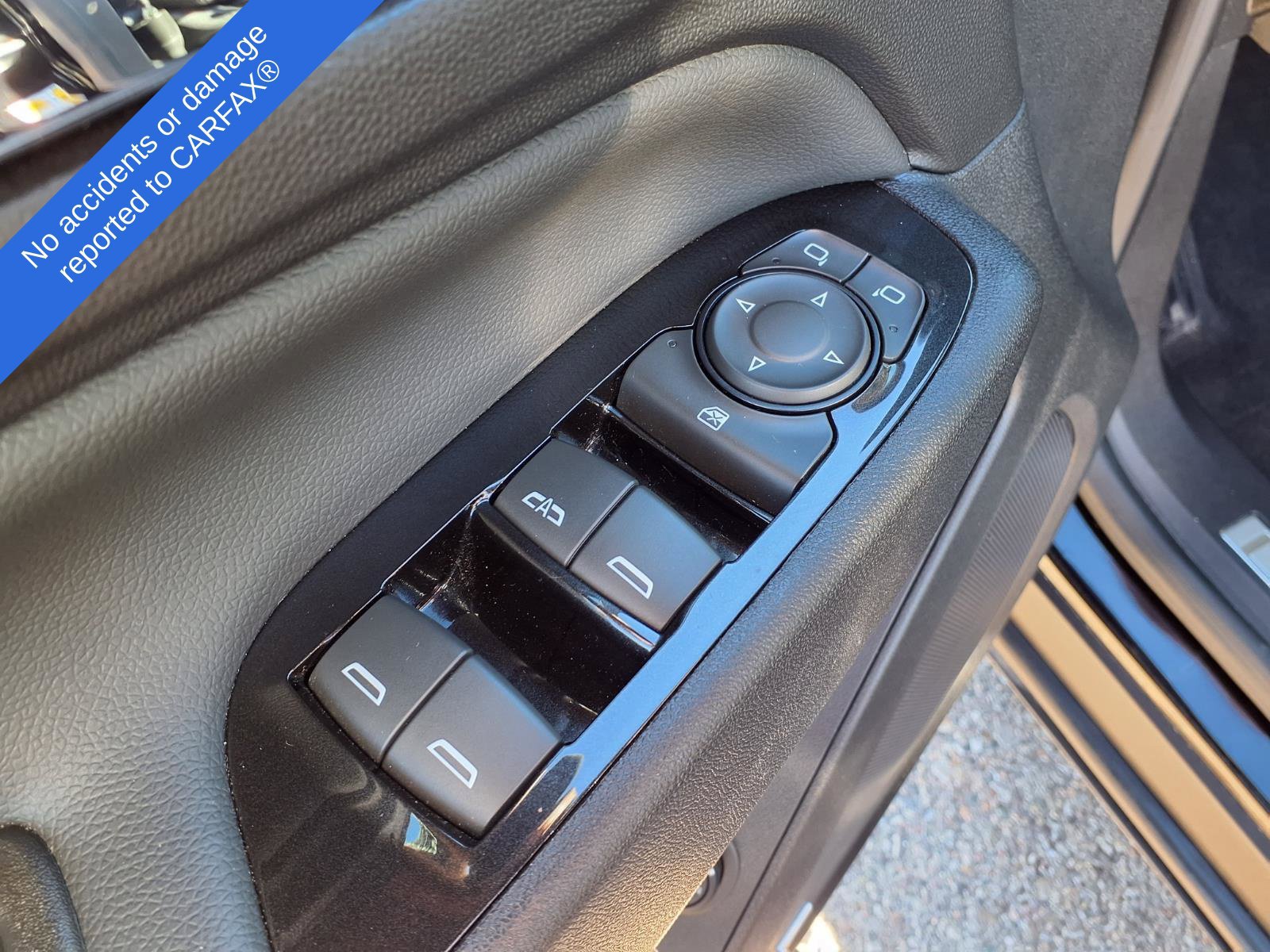 Used 2023 Chevrolet Equinox Premier AWD/4WD image 16